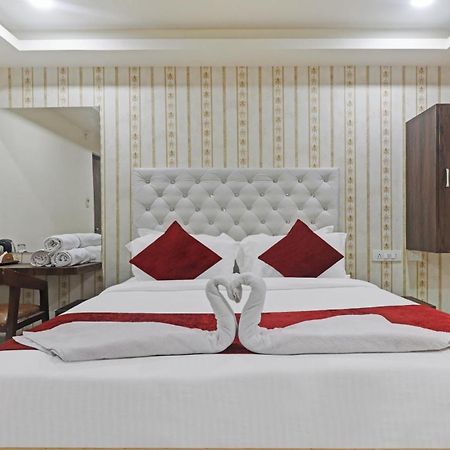 Hotel Bright Airport Zone Shamshabad Esterno foto