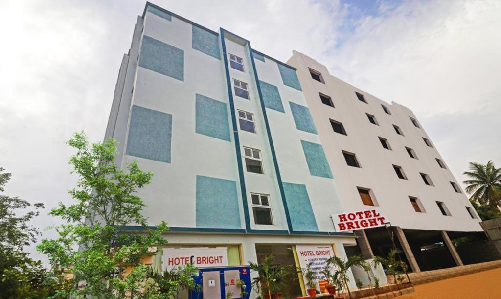 Hotel Bright Airport Zone Shamshabad Esterno foto