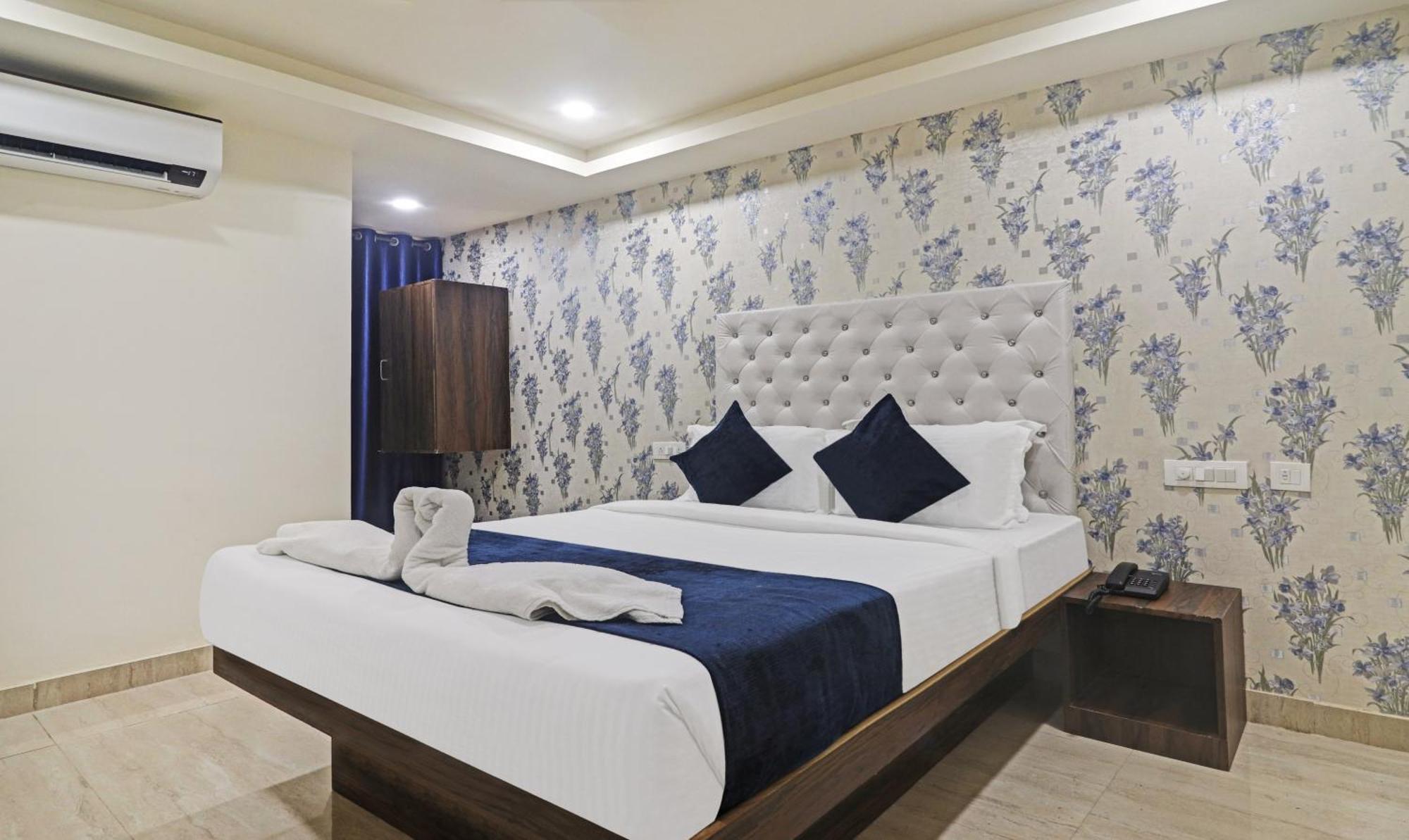 Hotel Bright Airport Zone Shamshabad Esterno foto